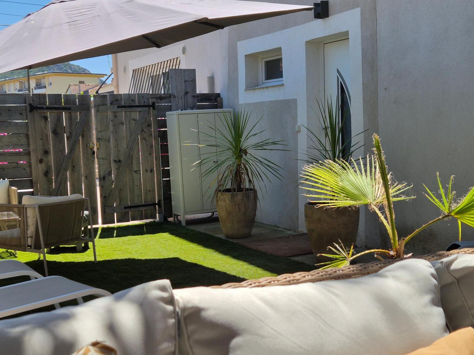 Magnifique Appartement 2 Chambres Avec 50 M2 De Jardin Privatif 拉克罗 外观 照片
